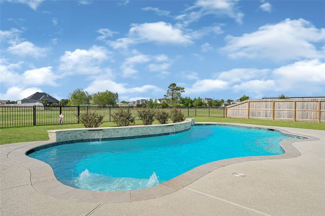 4542 Pineloch Bayou Drive, Baytown, TX 77523