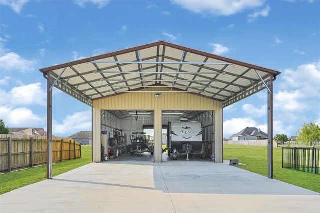 4542 Pineloch Bayou Drive, Baytown, TX 77523