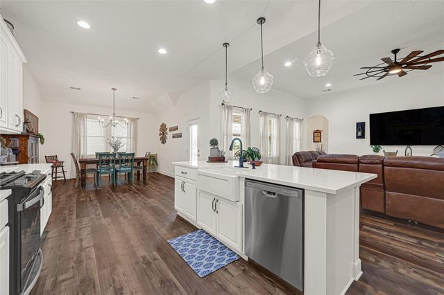 4542 Pineloch Bayou Drive, Baytown, TX 77523