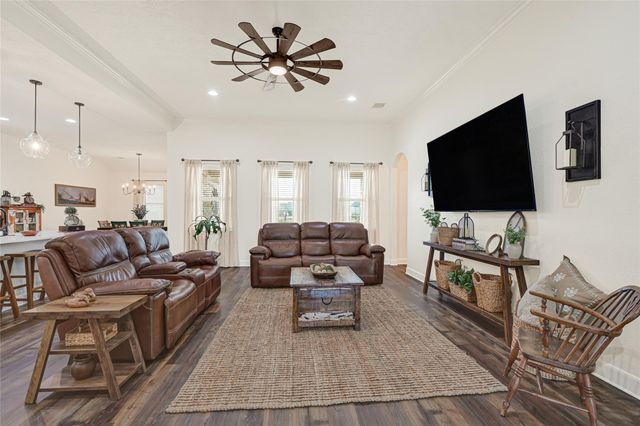 4542 Pineloch Bayou Drive, Baytown, TX 77523