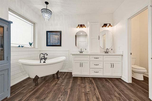 4542 Pineloch Bayou Drive, Baytown, TX 77523