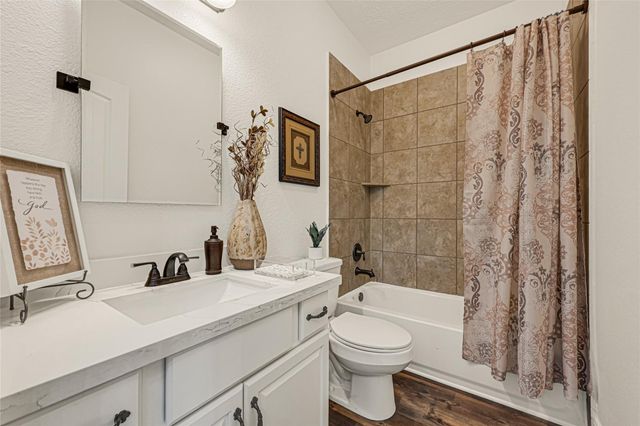 4542 Pineloch Bayou Drive, Baytown, TX 77523