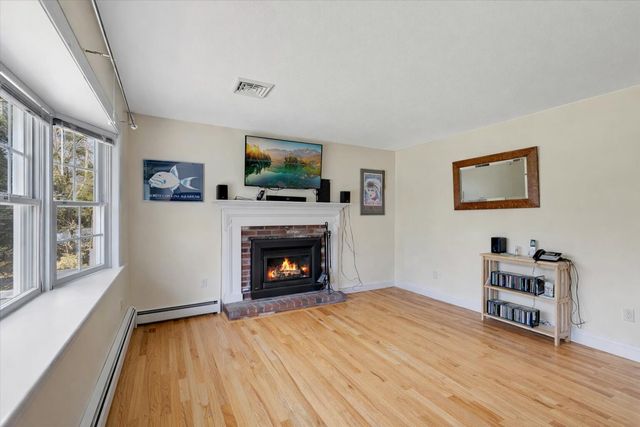 1820 Santuit Newtown Road, Cotuit, MA 02635