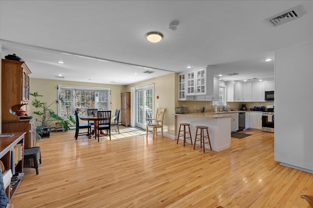 1820 Santuit Newtown Road, Cotuit, MA 02635