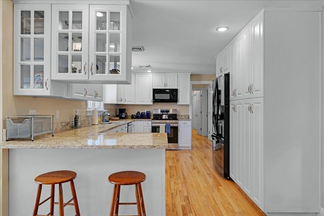 1820 Santuit Newtown Road, Cotuit, MA 02635