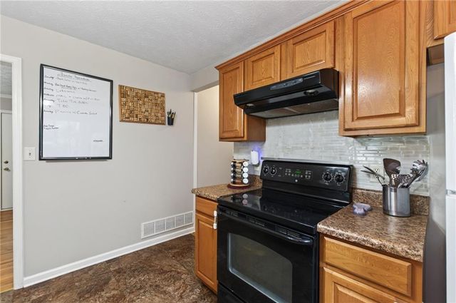 877 King Drive, Conyers, GA 30094