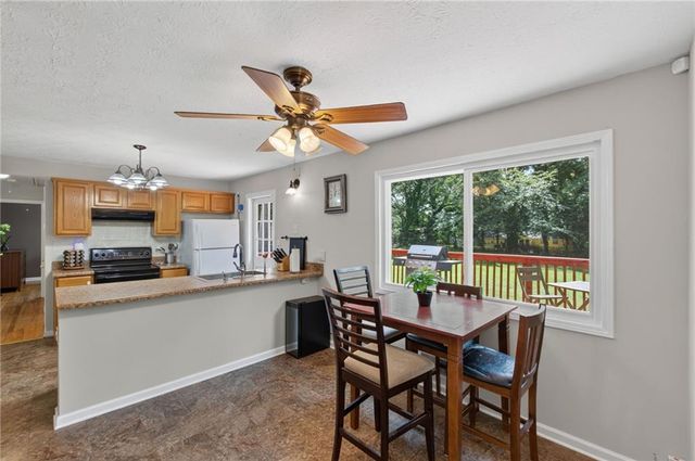 877 King Drive, Conyers, GA 30094