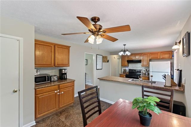 877 King Drive, Conyers, GA 30094