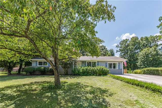 877 King Drive, Conyers, GA 30094