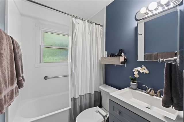 877 King Drive, Conyers, GA 30094