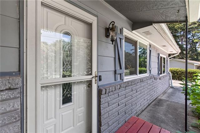 877 King Drive, Conyers, GA 30094
