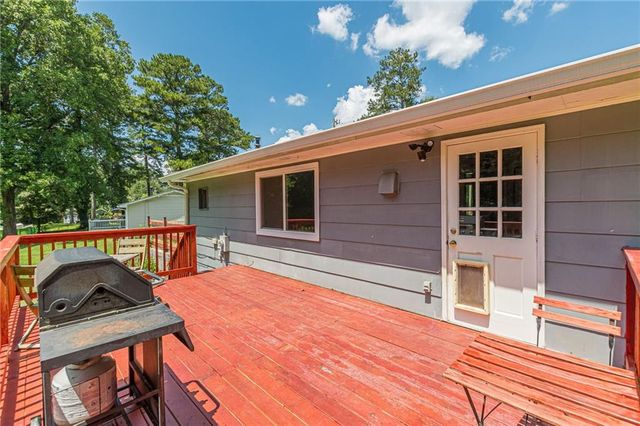 877 King Drive, Conyers, GA 30094