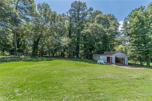 877 King Drive, Conyers, GA 30094