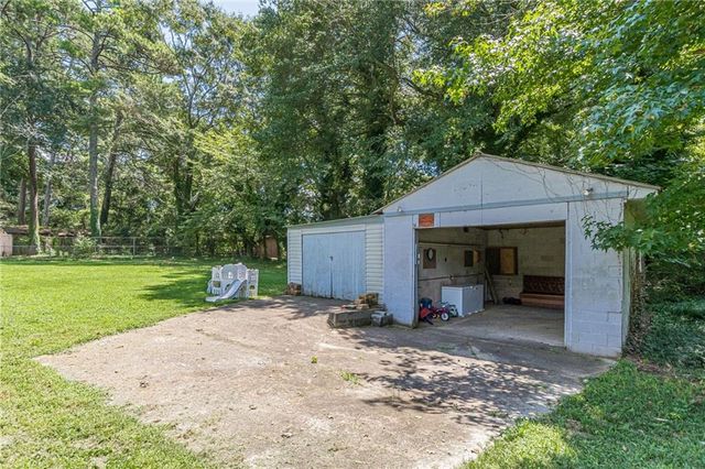 877 King Drive, Conyers, GA 30094