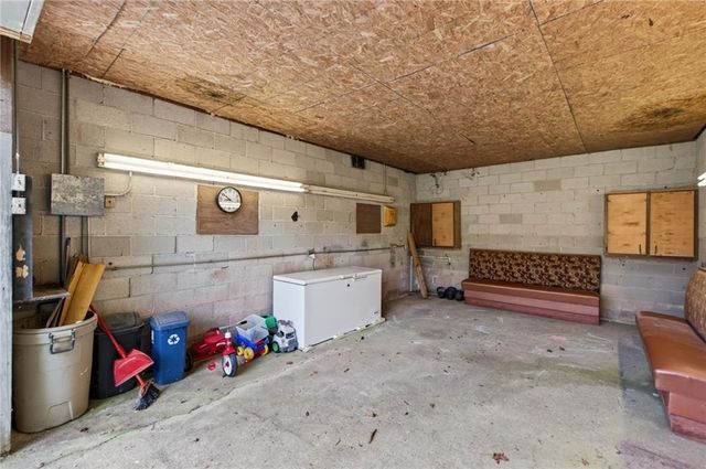 877 King Drive, Conyers, GA 30094