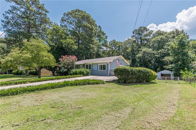 877 King Drive, Conyers, GA 30094