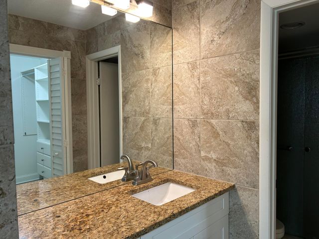 140 Lake Nancy Lane 115, West Palm Beach, FL 33411