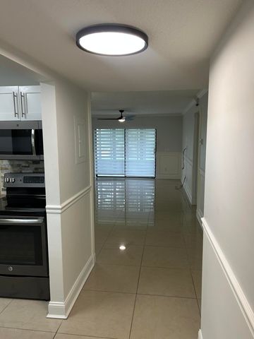 140 Lake Nancy Lane 115, West Palm Beach, FL 33411