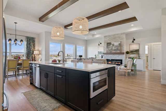 2709 Arbor Ridge Road, Cedar Falls, IA 50613