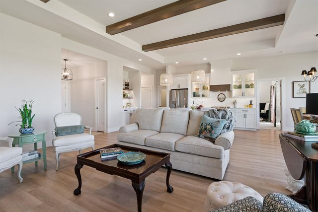 2709 Arbor Ridge Road, Cedar Falls, IA 50613