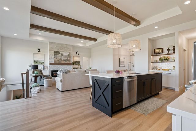 2709 Arbor Ridge Road, Cedar Falls, IA 50613