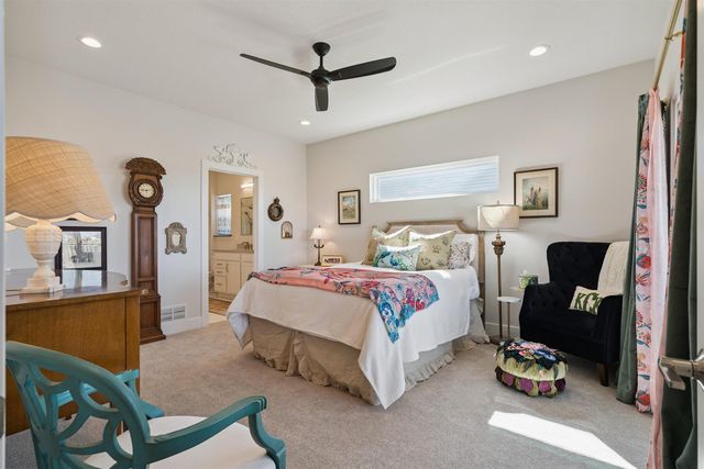 2709 Arbor Ridge Road, Cedar Falls, IA 50613