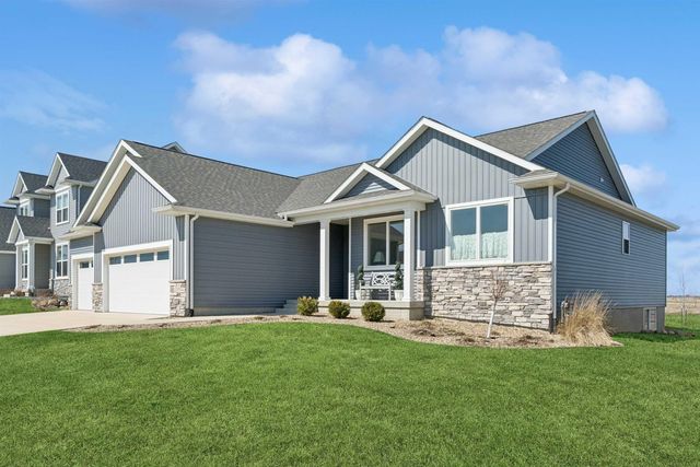 2709 Arbor Ridge Road, Cedar Falls, IA 50613