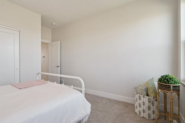 2709 Arbor Ridge Road, Cedar Falls, IA 50613