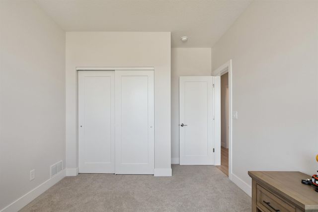 2709 Arbor Ridge Road, Cedar Falls, IA 50613