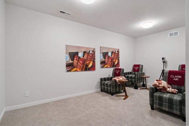 2709 Arbor Ridge Road, Cedar Falls, IA 50613