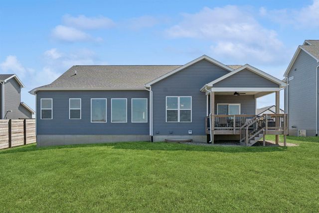 2709 Arbor Ridge Road, Cedar Falls, IA 50613