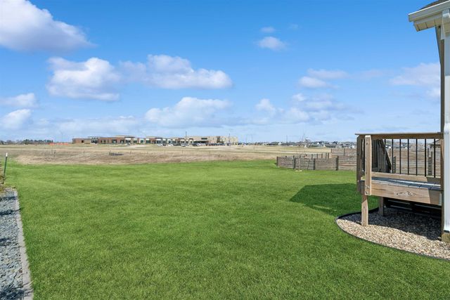 2709 Arbor Ridge Road, Cedar Falls, IA 50613