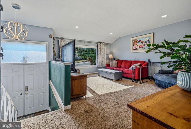 106 N DILLWYN RD, Newark, DE 19711