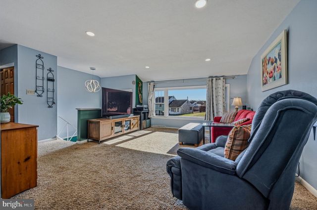 106 N DILLWYN RD, Newark, DE 19711