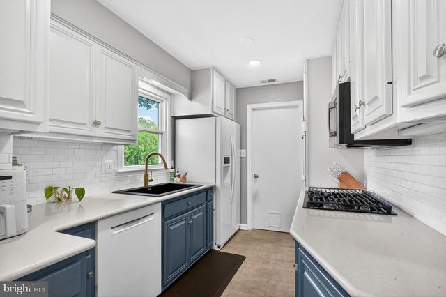 1834 SAINT ROMAN DR, Vienna, VA 22182