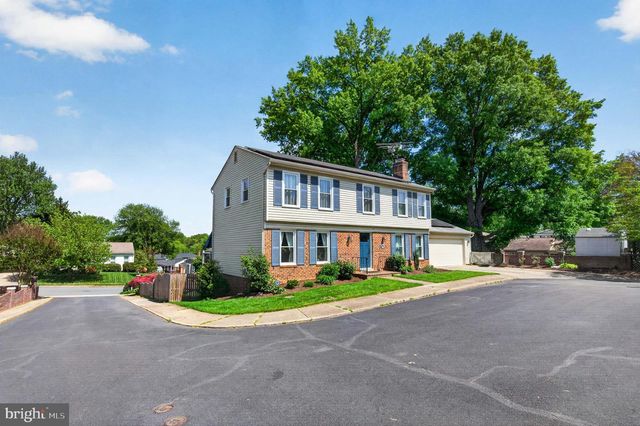 1834 SAINT ROMAN DR, Vienna, VA 22182