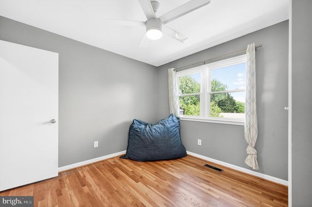 1834 SAINT ROMAN DR, Vienna, VA 22182