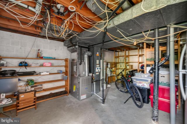 1834 SAINT ROMAN DR, Vienna, VA 22182