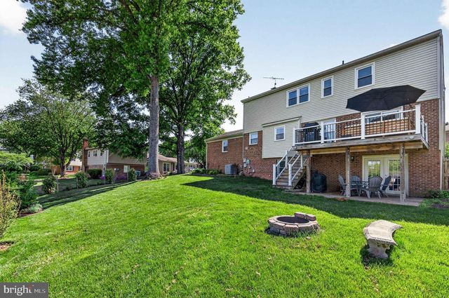 1834 SAINT ROMAN DR, Vienna, VA 22182