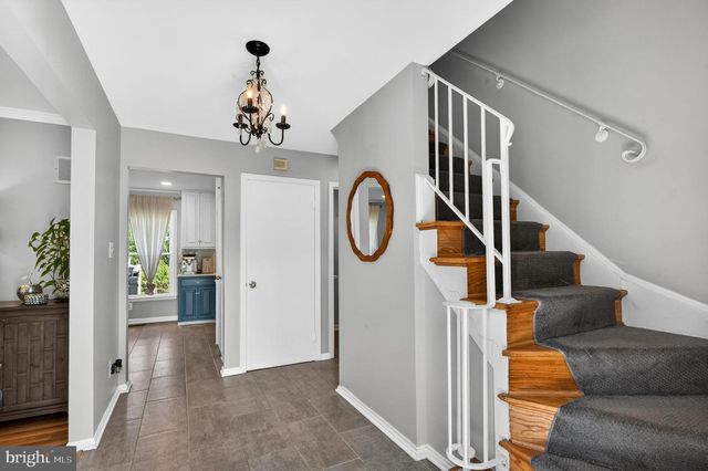 1834 SAINT ROMAN DR, Vienna, VA 22182