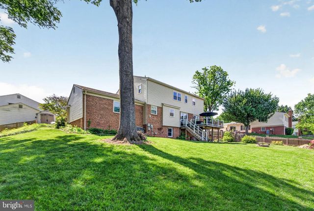 1834 SAINT ROMAN DR, Vienna, VA 22182