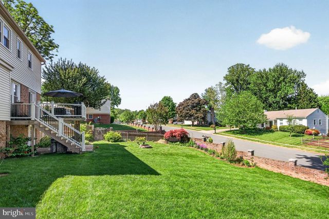 1834 SAINT ROMAN DR, Vienna, VA 22182