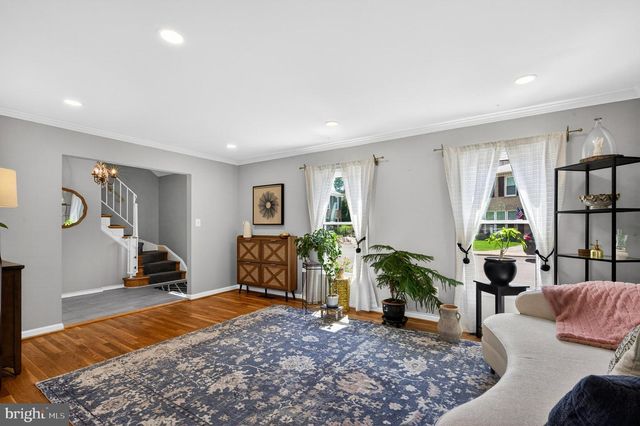 1834 SAINT ROMAN DR, Vienna, VA 22182