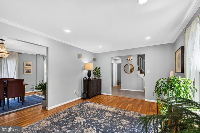 1834 SAINT ROMAN DR, Vienna, VA 22182