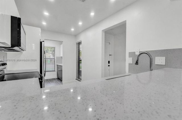 8036 NW 41st Ct 8036, Sunrise, FL 33351