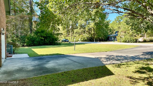 708 Mistique Court, New Bern, NC 28560