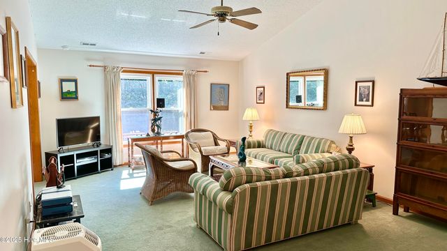 708 Mistique Court, New Bern, NC 28560