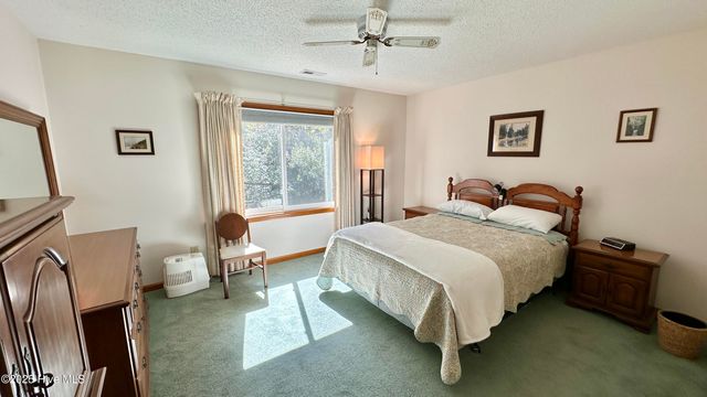 708 Mistique Court, New Bern, NC 28560