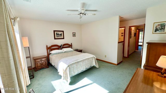 708 Mistique Court, New Bern, NC 28560