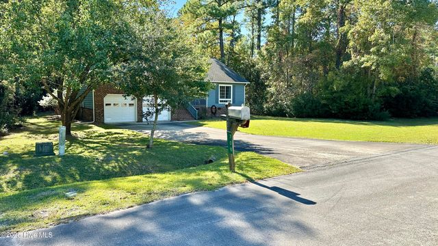 708 Mistique Court, New Bern, NC 28560